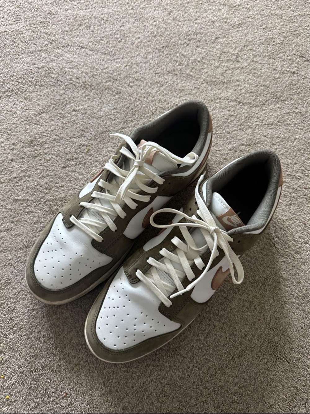 Mens Nike Dunk Premium low-Top Sneakers in White and Olive with Tan Accent